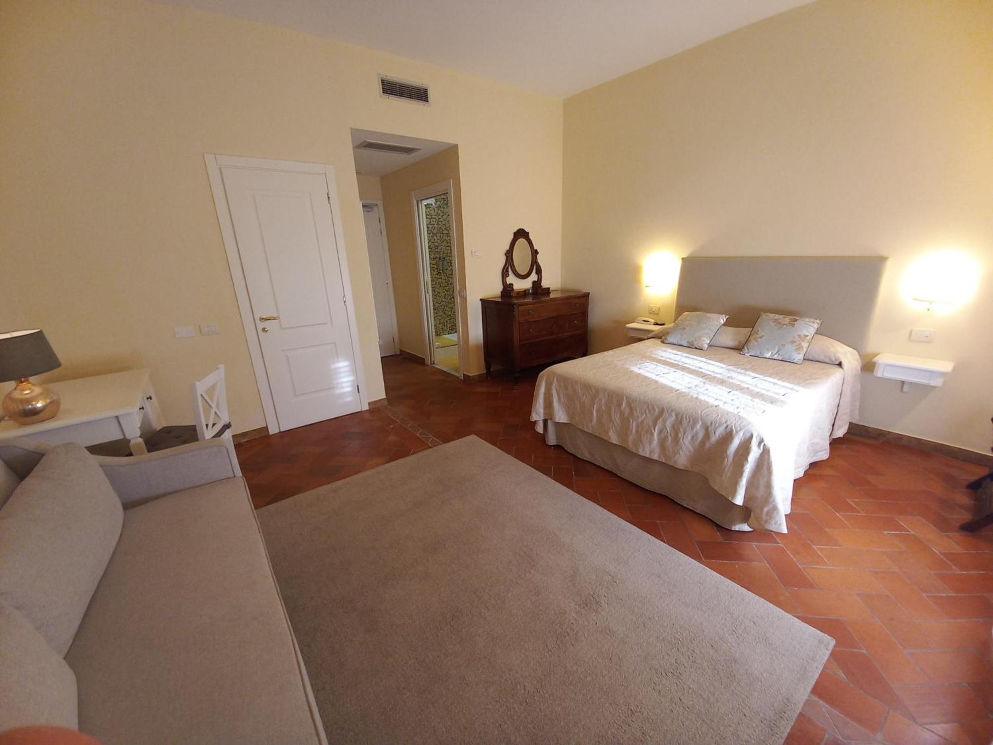 Hotel Il Castello Чертальдо Экстерьер фото