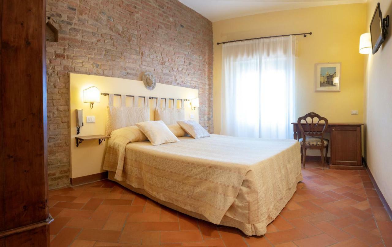 Hotel Il Castello Чертальдо Экстерьер фото