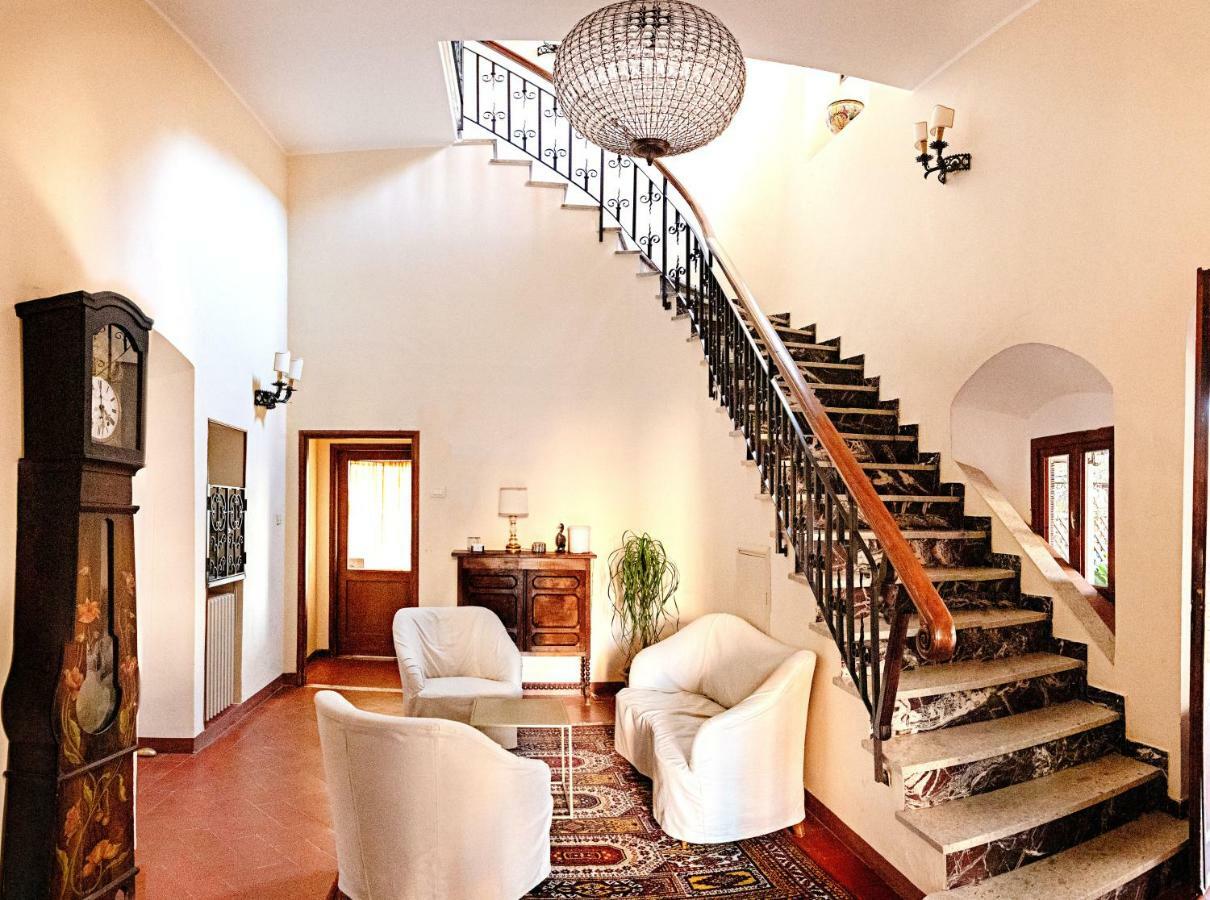 Hotel Il Castello Чертальдо Экстерьер фото
