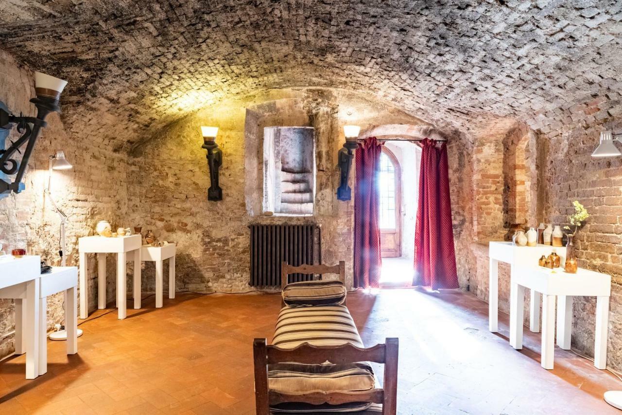 Hotel Il Castello Чертальдо Экстерьер фото