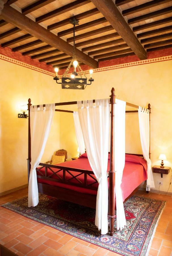 Hotel Il Castello Чертальдо Экстерьер фото