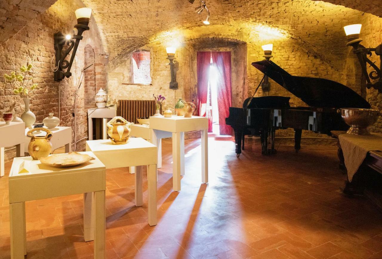 Hotel Il Castello Чертальдо Экстерьер фото